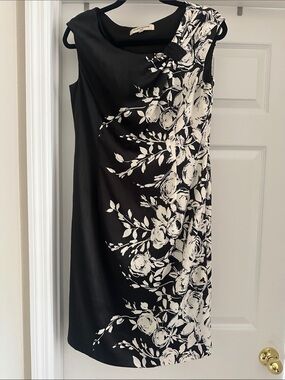 Evan-Picone Elegant Black & White Floral Sheath Dress